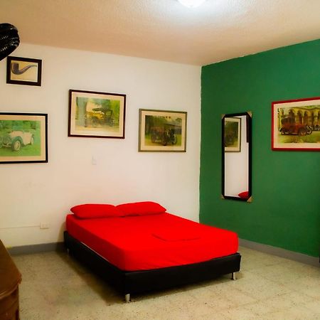 Casa Almarita - Hostal, Bar Y Restaurante Medellín Kültér fotó