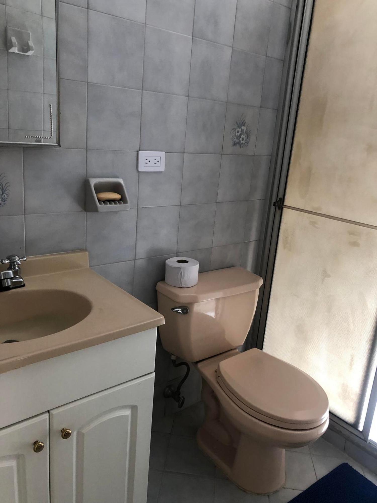 Casa Almarita - Hostal, Bar Y Restaurante Medellín Kültér fotó