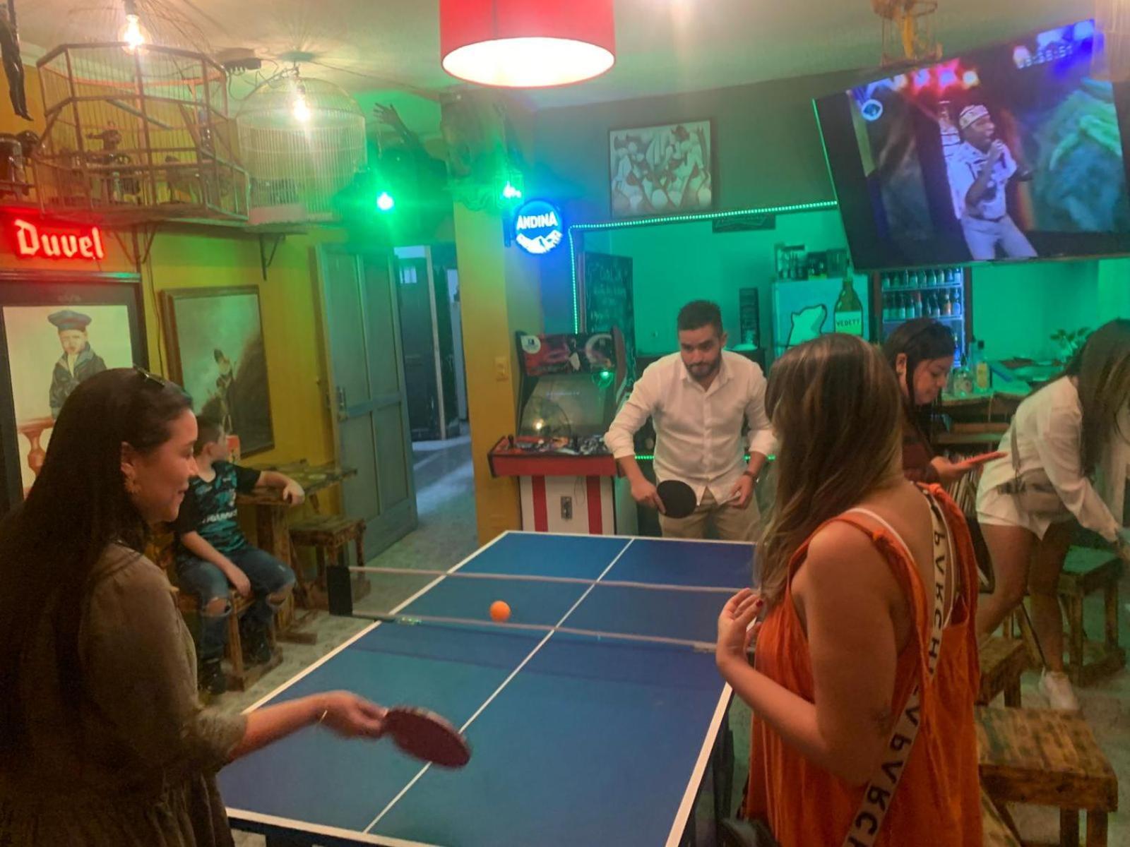 Casa Almarita - Hostal, Bar Y Restaurante Medellín Kültér fotó