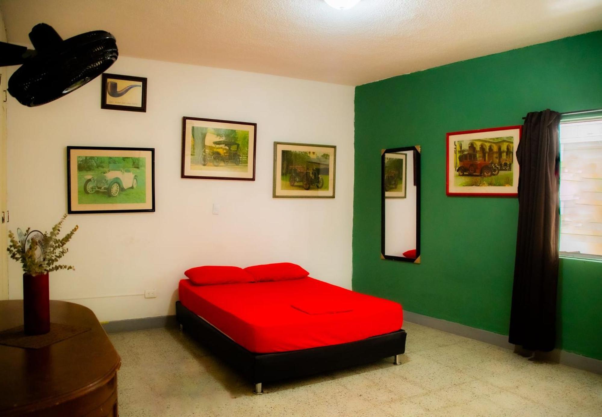 Casa Almarita - Hostal, Bar Y Restaurante Medellín Kültér fotó